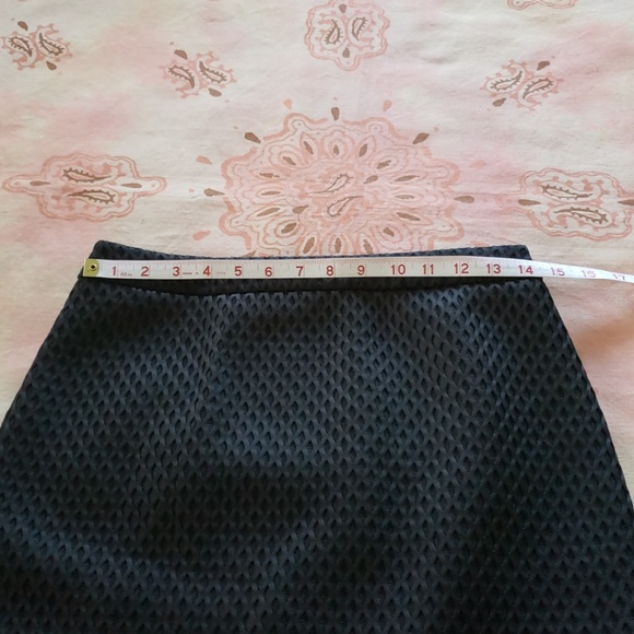Express Black Miniskirt - Picture 4 of 7